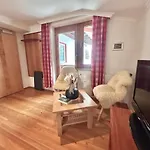 Haus Wallis By Stayfritz - Ski-in Ski-out 'garni' Am Arlberg