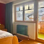 Haus Wallis By Stayfritz - Ski-in Ski-out 'garni' Am Arlberg Alojamento de Acomodação e Pequeno-almoço Warth (Vorarlberg)