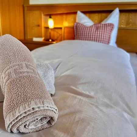 Haus Wallis By Stayfritz - Ski-in Ski-out 'garni' Am Arlberg