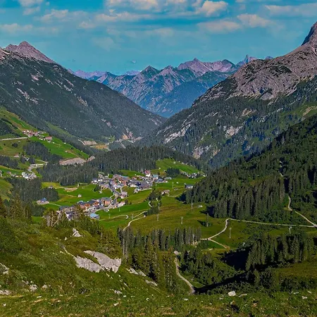 Bed & Breakfast Haus Wallis By Stayfritz - Ski-in Ski-out 'garni' Am Arlberg